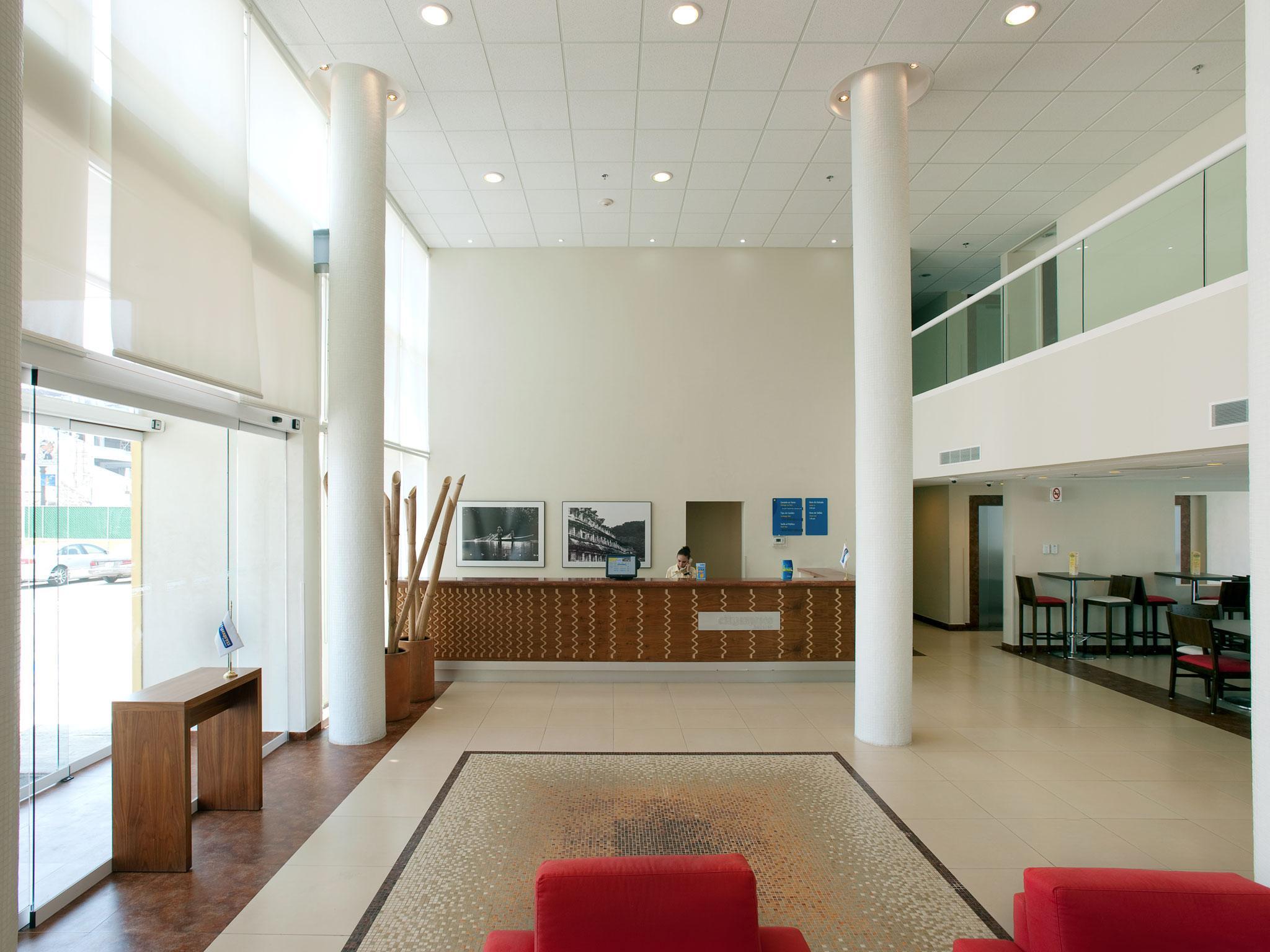Hotel Express By Marriott Veracruz