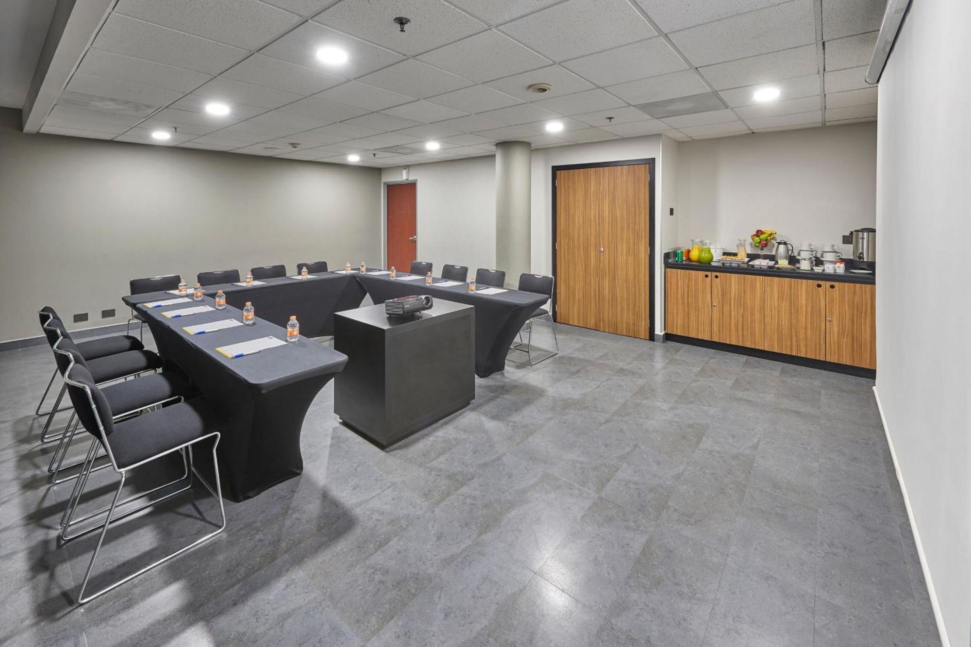 Hotel Express By Marriott 4*