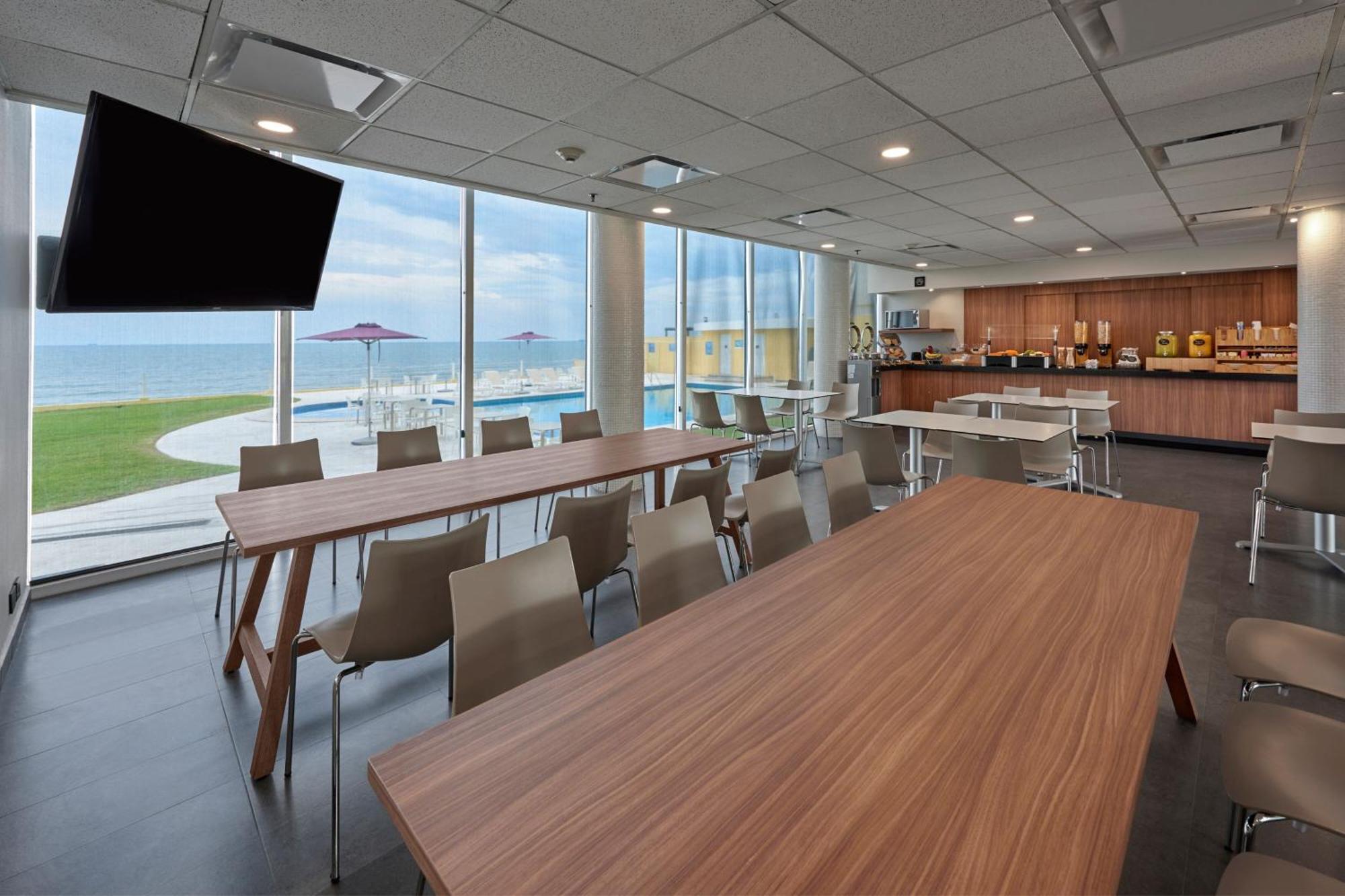 Hotel Express By Marriott 4*